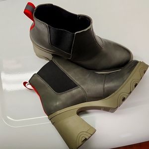 Sorel Brex heeled mossy green boots